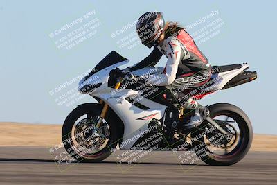 media/Nov-06-2023-Moto Forza (Mon) [[ce023d0744]]/3-Intermediate Group/Session 5 (Turn 9)/